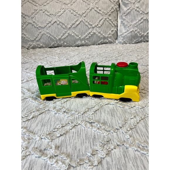 Fisher-Price Little People Friendly Passenger Train Sound Phrases Light Works - Picture 2 of 13